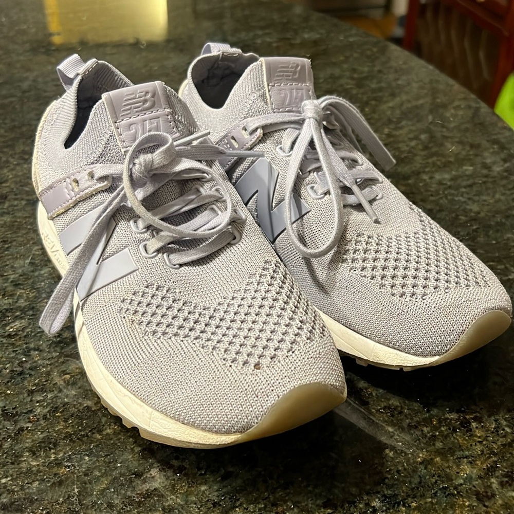 New Balance lilac running/walking sneakers